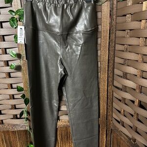 Aritzia Wilfred Free Leggings